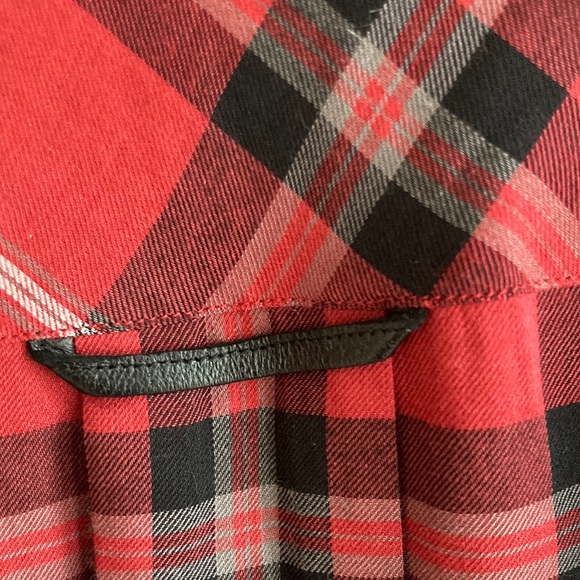 Vince cotton blend long sleeved red plaid blouse with leather trim. Size 4 - Picture 6 of 9
